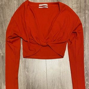 Cropped long sleeve top, orange-red